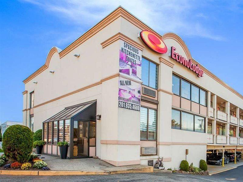 Hotel Super 8 By Wyndham Meadowlands Carlstadt