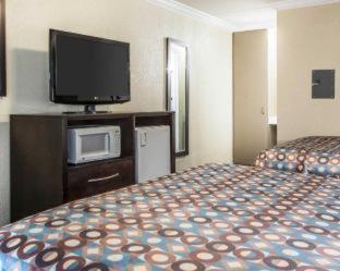 Hotel Super 8 By Wyndham Meadowlands