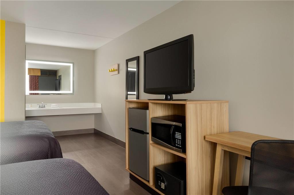 Super 8 By Wyndham Meadowlands Hotel Carlstadt