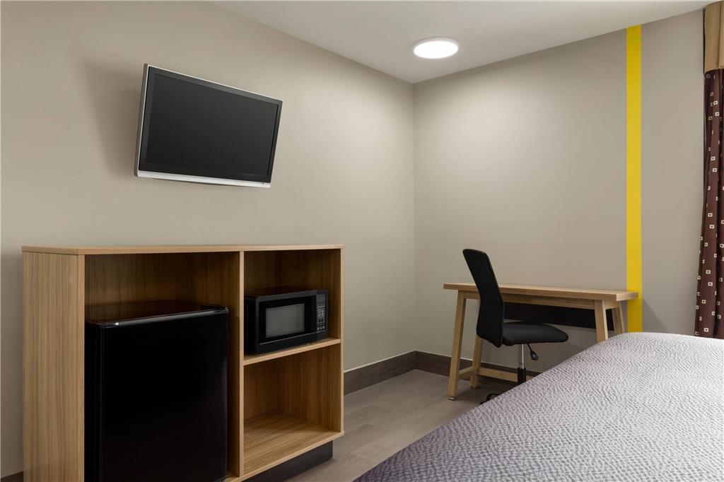 Super 8 By Wyndham Meadowlands