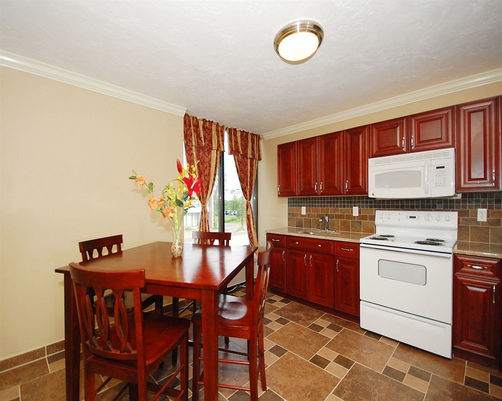 Hotel Super 8 By Wyndham Meadowlands Carlstadt