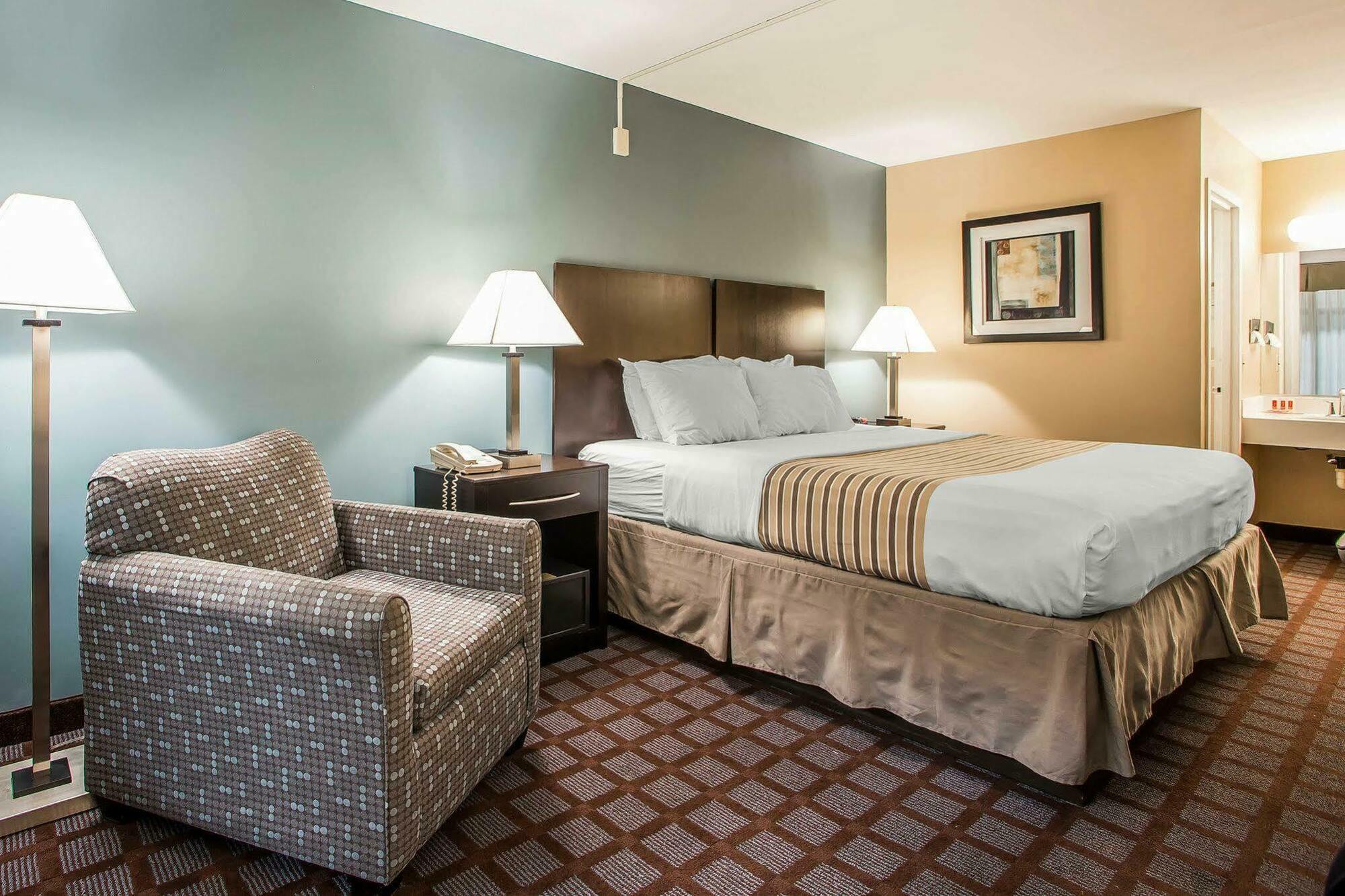 Hotel Super 8 By Wyndham Meadowlands